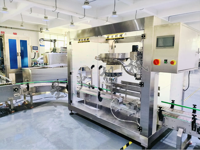 江蘇大桶自動旋蓋機實拍展示